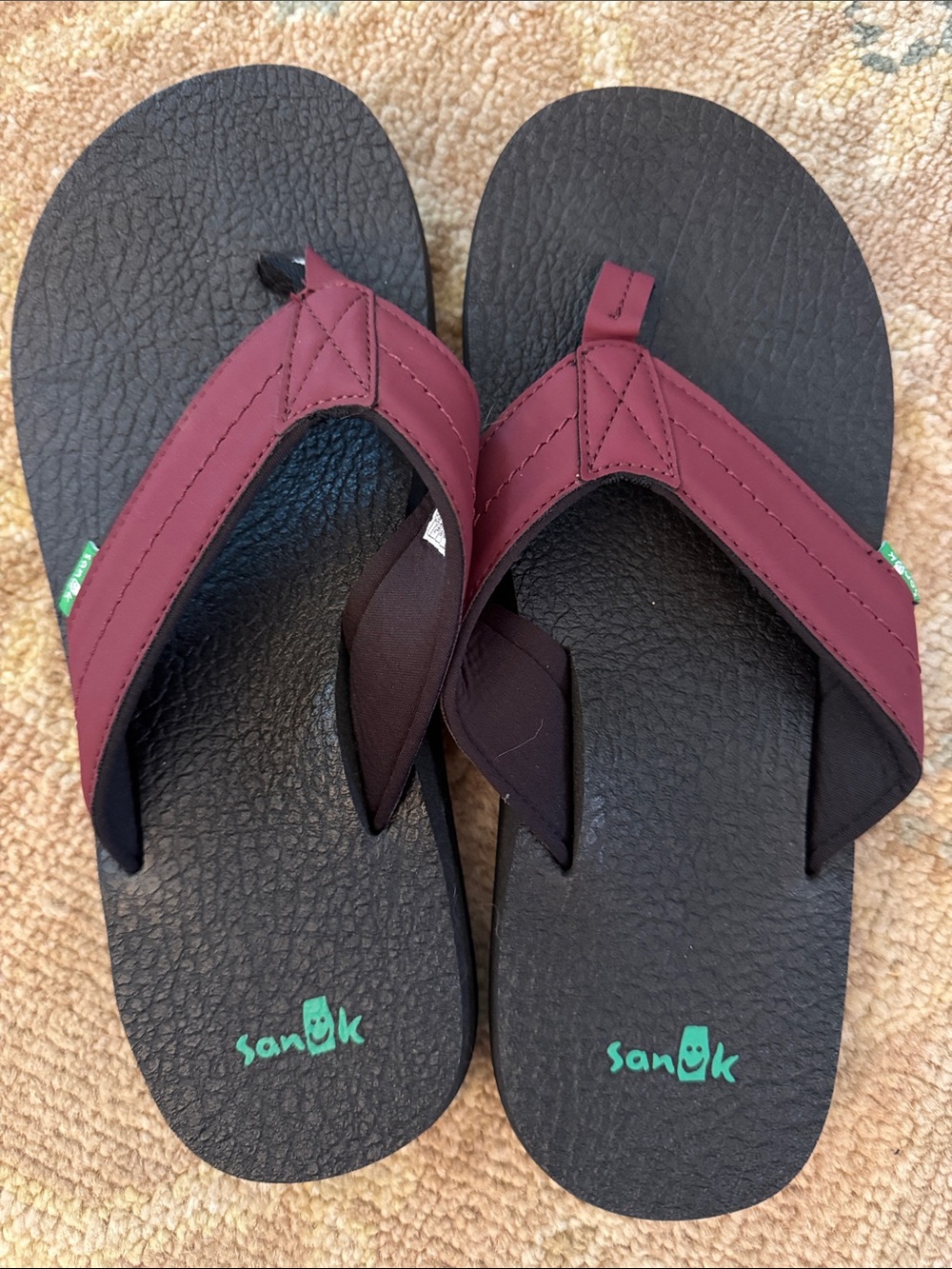 Sanuk Men's Burgundy Strap Black Footbed Sandals size 10